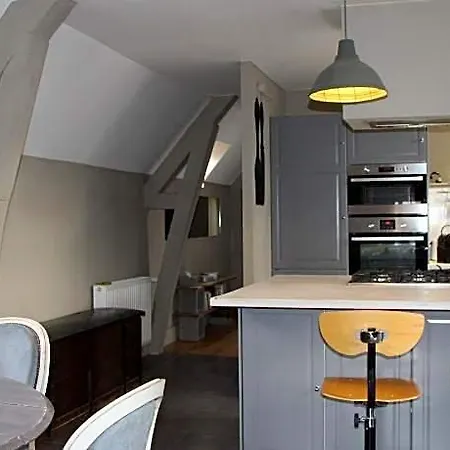 L'ecurie De Vieux-moulin 3*